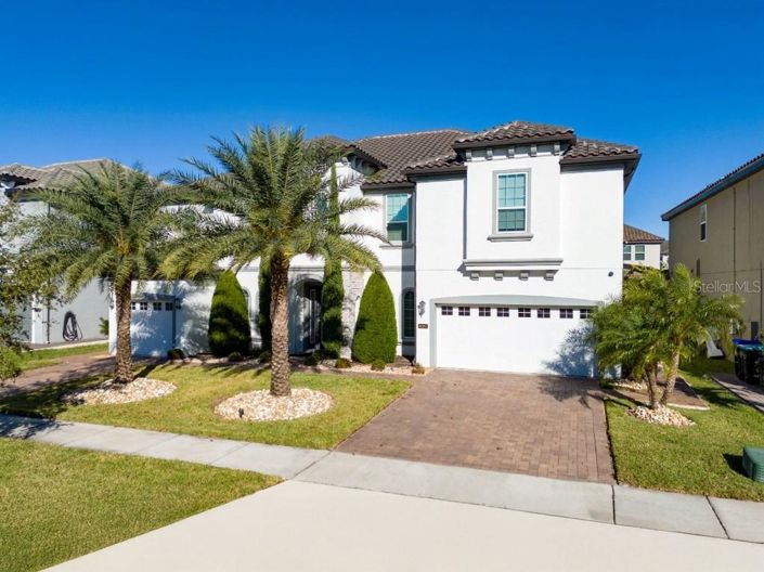 Image No.1-6 Bed Property for sale