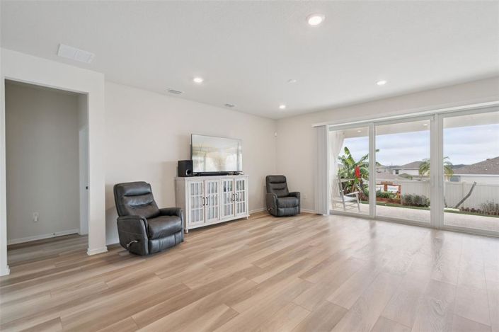 Image No.11-5 Bed Property for sale