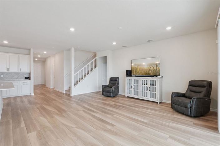 Image No.12-5 Bed Property for sale