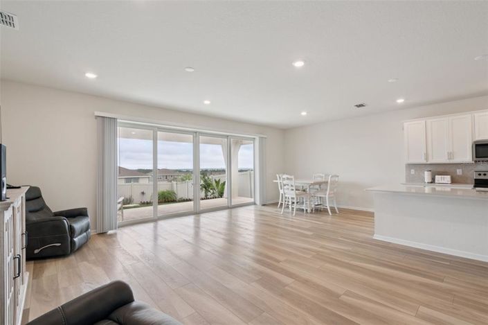 Image No.5-5 Bed Property for sale