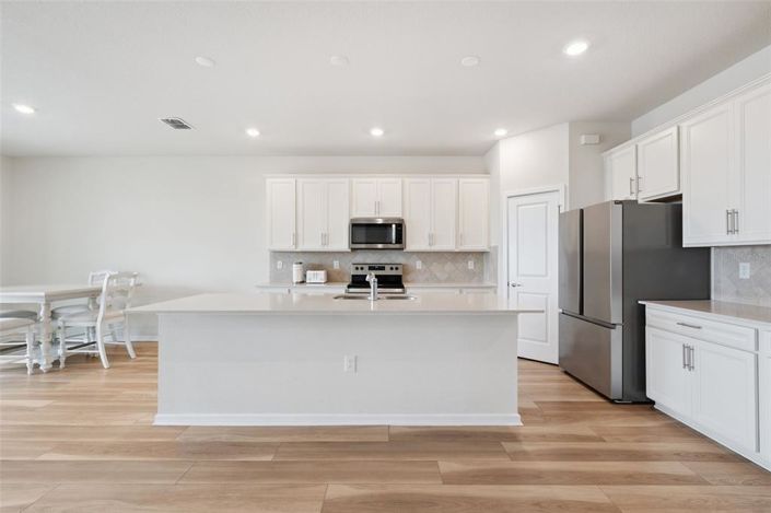 Image No.6-5 Bed Property for sale