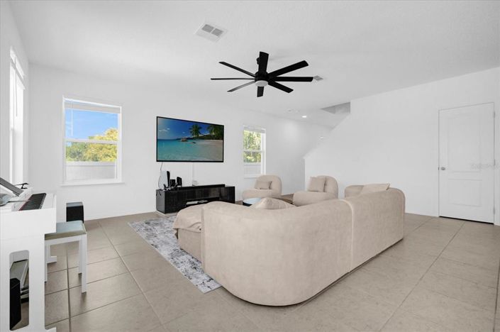 Image No.12-4 Bed Property for sale