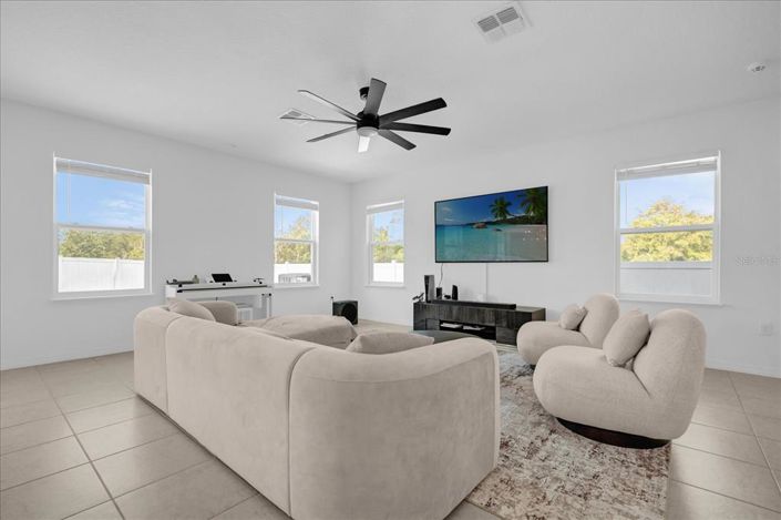 Image No.7-4 Bed Property for sale