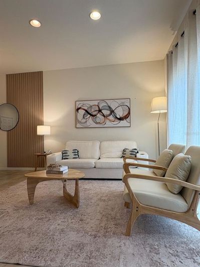 Image No.14-2 Bed Townhouse for sale