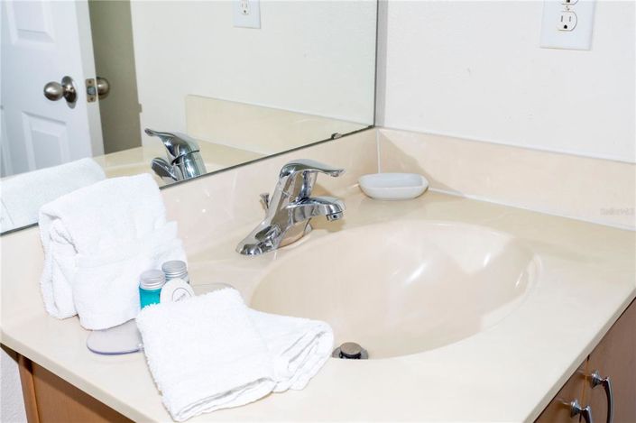 Image No.16-2 Bed Townhouse for sale