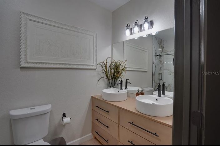 Image No.10-2 Bed Property for sale