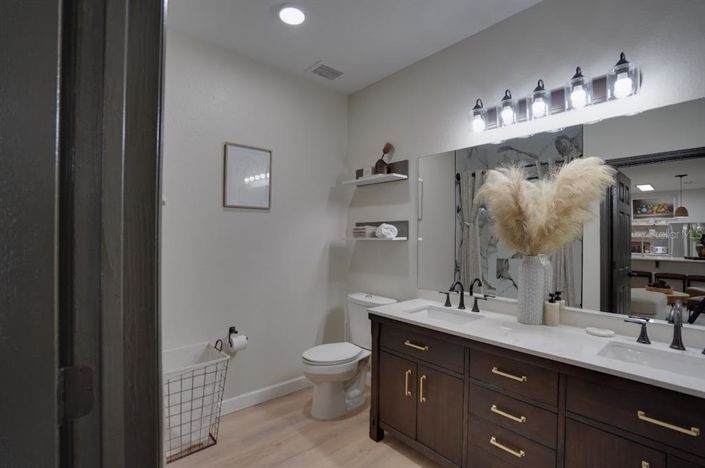 Image No.13-2 Bed Property for sale