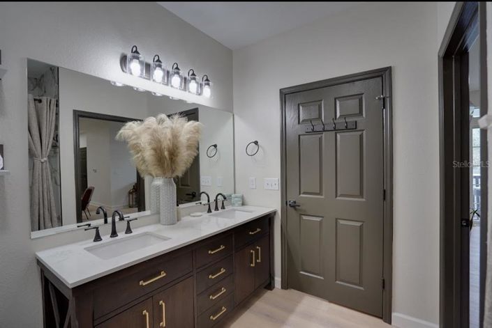 Image No.15-2 Bed Property for sale