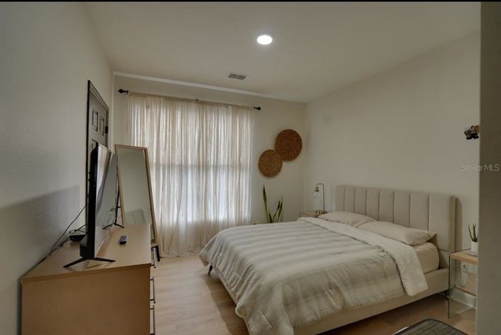 Image No.9-2 Bed Property for sale