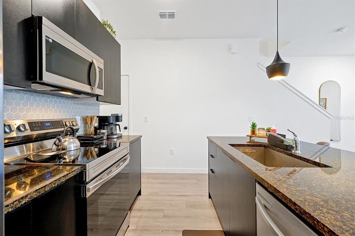 Image No.7-3 Bed Townhouse for sale