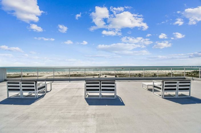 Image No.10-2 Bed Property for sale