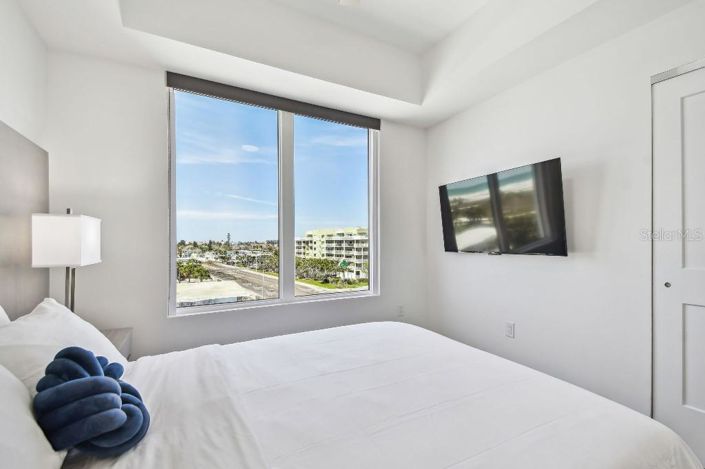 Image No.25-2 Bed Property for sale