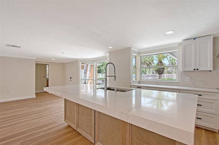 Image No.7-2 Bed Property for sale