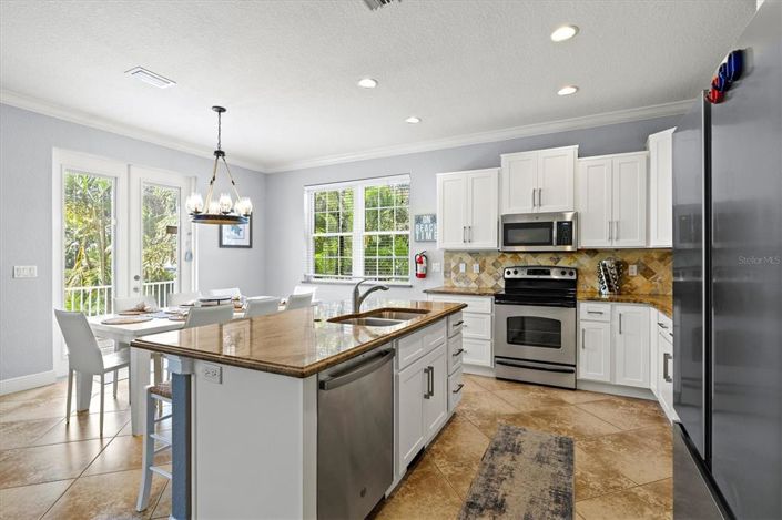 Image No.10-4 Bed Property for sale