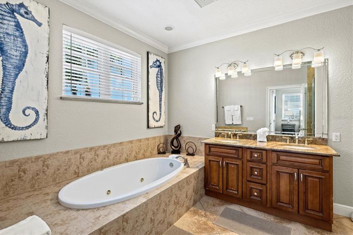 Image No.21-4 Bed Property for sale