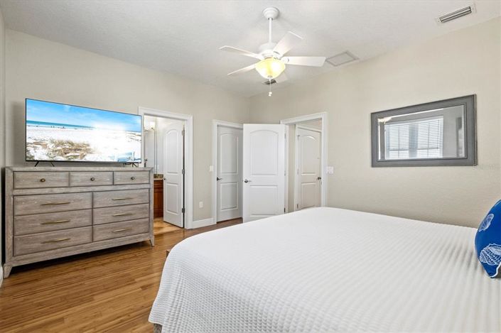 Image No.30-4 Bed Property for sale