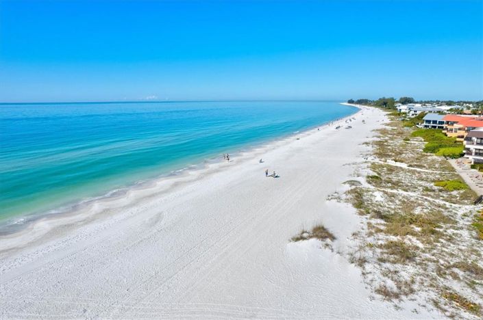 Image No.55-4 Bed Property for sale