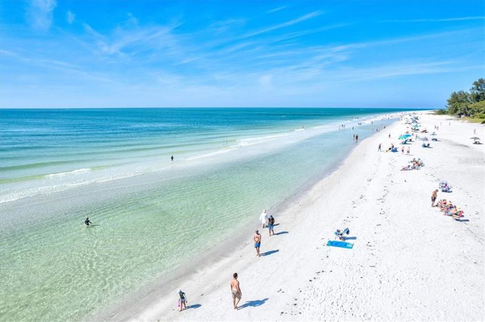 Image No.57-4 Bed Property for sale