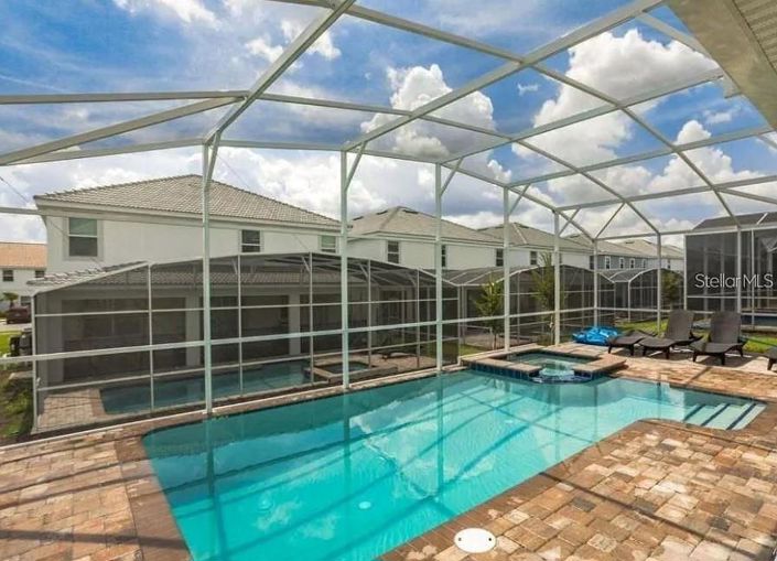 Image No.23-8 Bed Property for sale