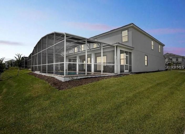 Image No.24-8 Bed Property for sale