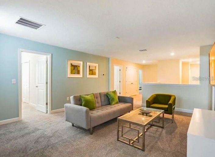 Image No.9-8 Bed Property for sale