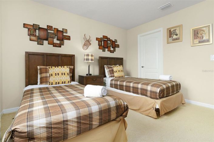 Image No.55-7 Bed Property for sale