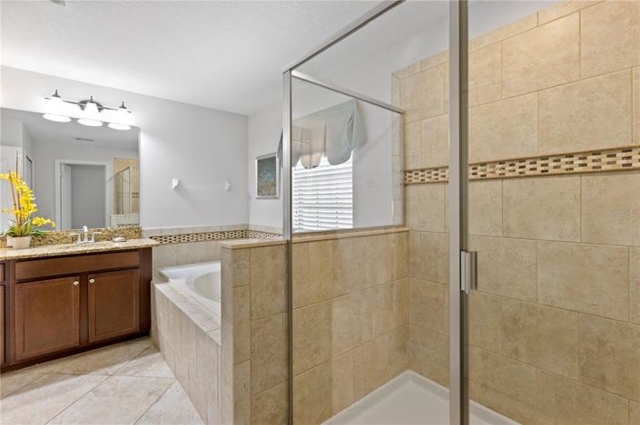 Image No.26-5 Bed Property for sale