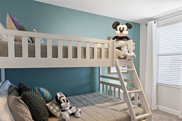 Image No.28-5 Bed Property for sale