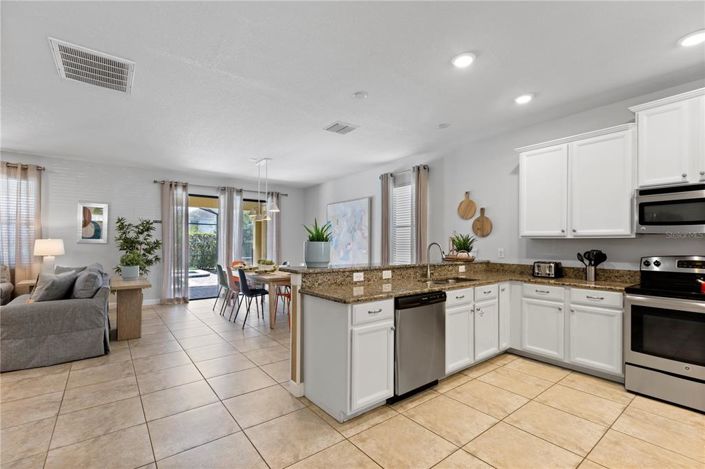 Image No.4-5 Bed Property for sale