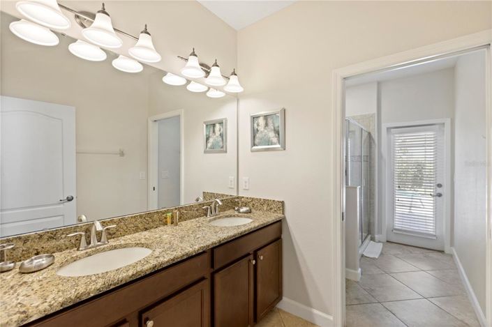 Image No.50-5 Bed Property for sale