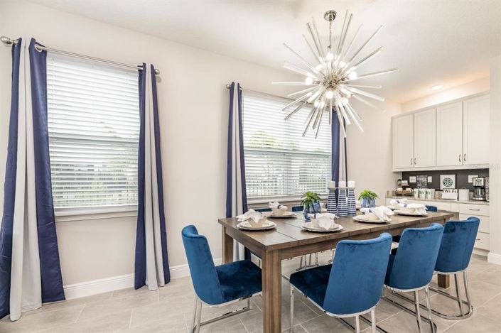 Image No.10-6 Bed Property for sale