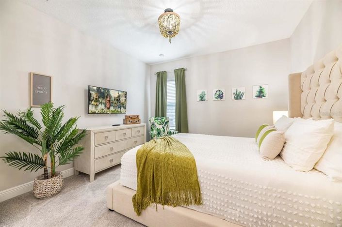 Image No.18-6 Bed Property for sale