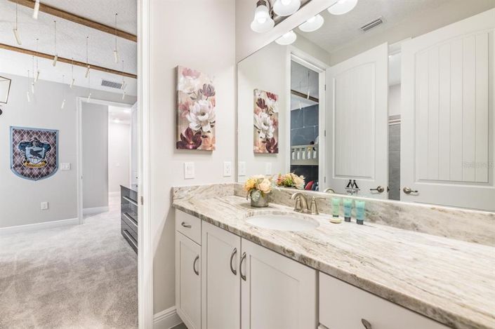 Image No.24-6 Bed Property for sale