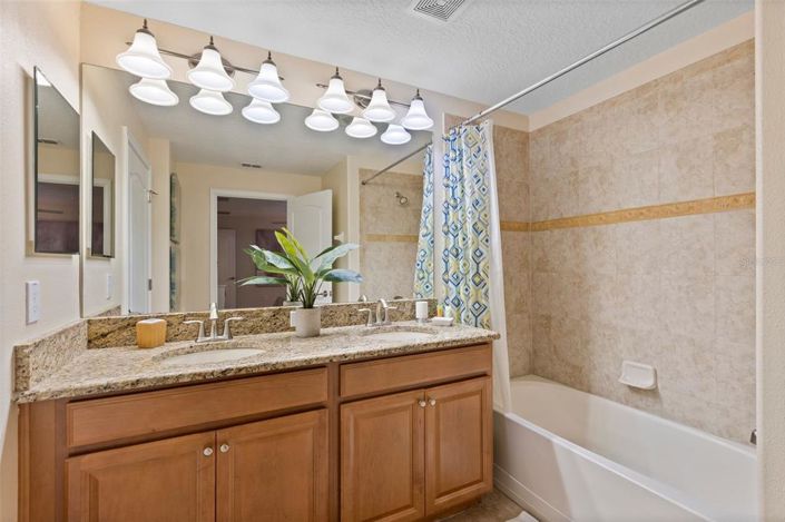 Image No.22-4 Bed Townhouse for sale