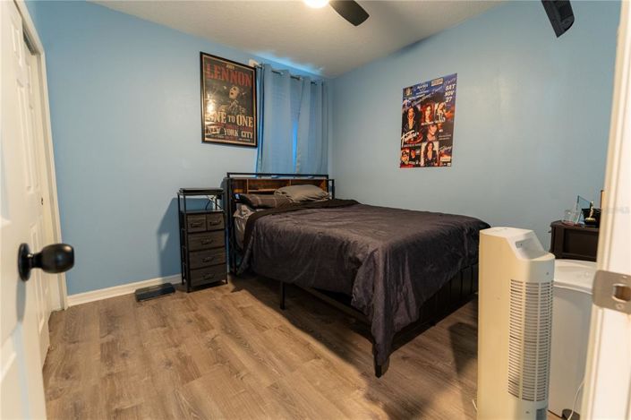 Image No.17-4 Bed Property for sale