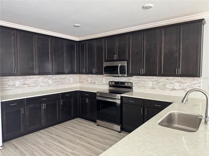 Image No.15-4 Bed Property for sale