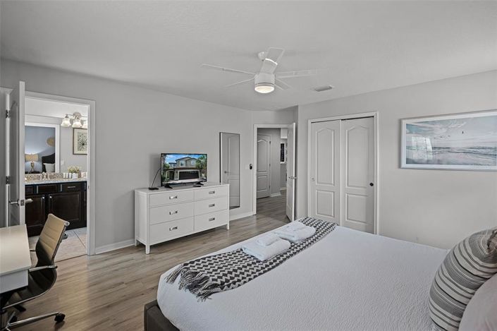 Image No.11-6 Bed Property for sale