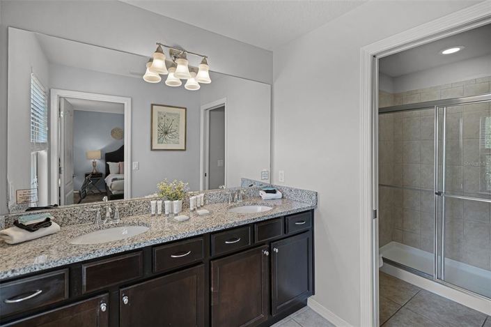 Image No.12-6 Bed Property for sale