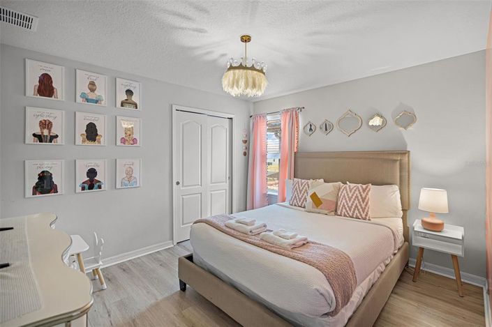 Image No.16-6 Bed Property for sale