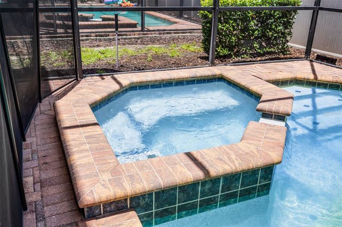 Image No.33-6 Bed Property for sale