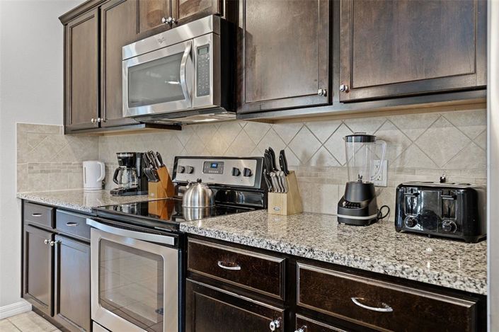 Image No.5-6 Bed Property for sale