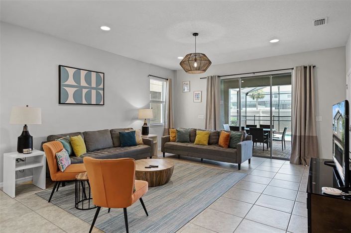 Image No.7-6 Bed Property for sale