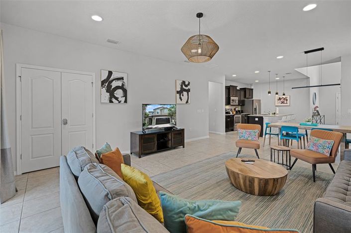 Image No.8-6 Bed Property for sale