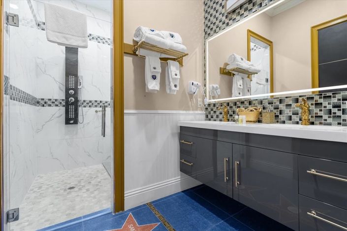 Image No.31-20 Bed Property for sale