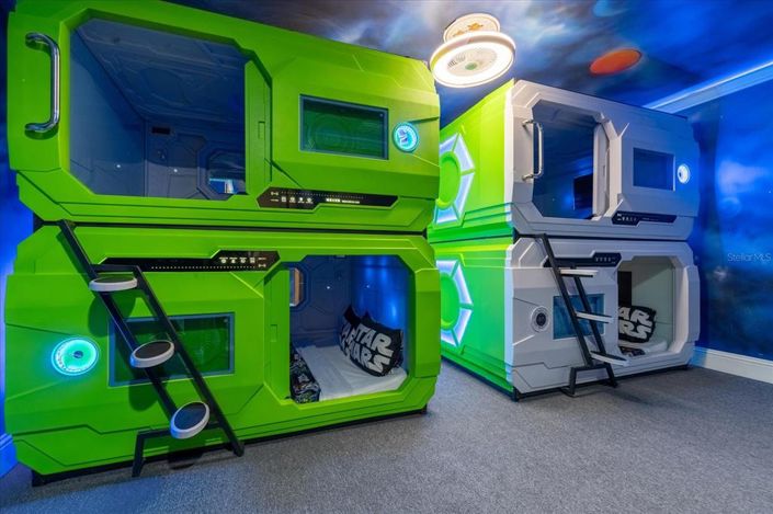 Image No.40-20 Bed Property for sale