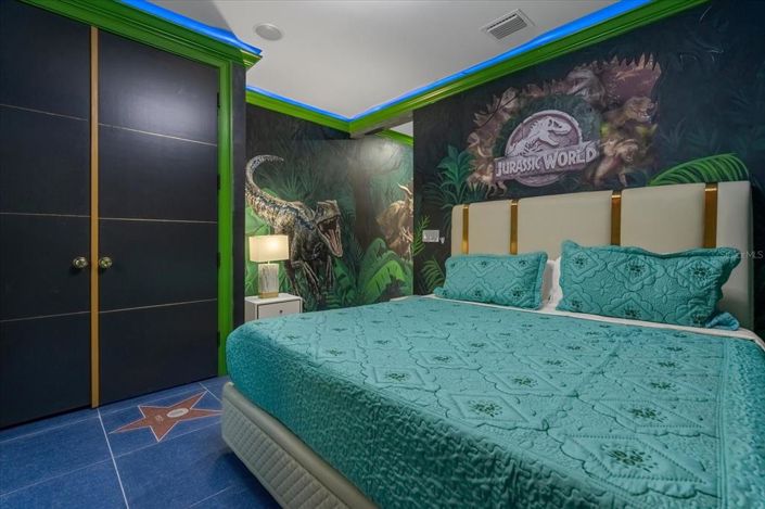 Image No.53-20 Bed Property for sale