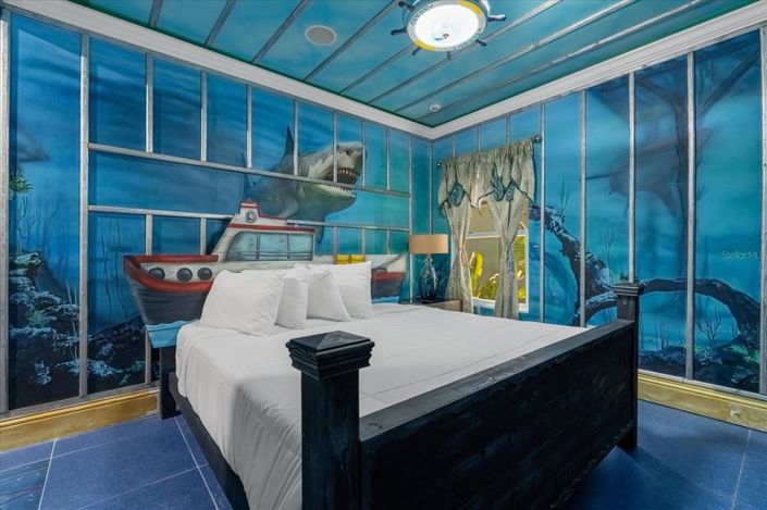 Image No.56-20 Bed Property for sale