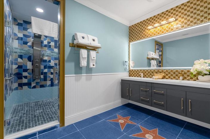 Image No.60-20 Bed Property for sale