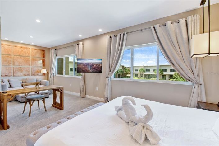 Image No.13-4 Bed Townhouse for sale