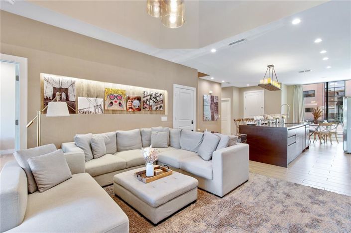 Image No.2-4 Bed Townhouse for sale